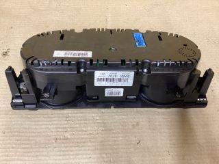 bontott VW PASSAT B7 Kilométeróra