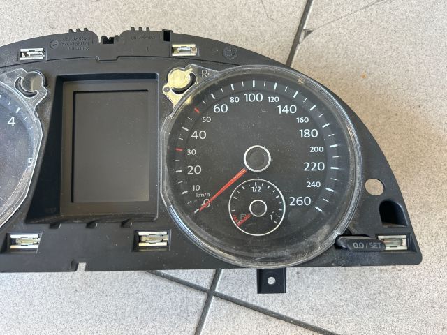 bontott VW PASSAT B7 Kilométeróra