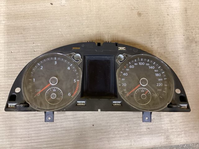 bontott VW PASSAT B7 Kilométeróra