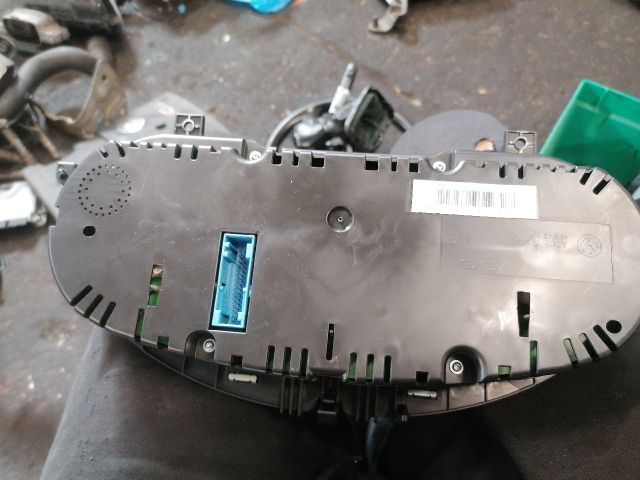 bontott VW PASSAT B7 Kilométeróra