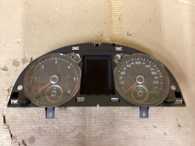 bontott VW PASSAT B7 Kilométeróra