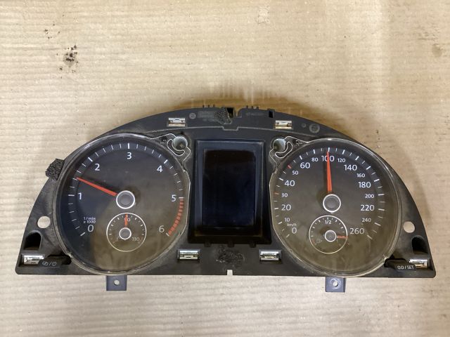 bontott VW PASSAT B7 Kilométeróra