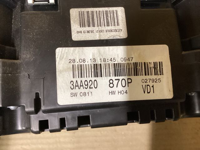 bontott VW PASSAT B7 Kilométeróra