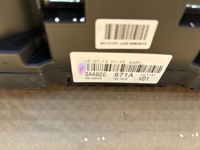 bontott VW PASSAT B7 Kilométeróra