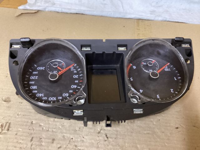 bontott VW PASSAT B7 Kilométeróra