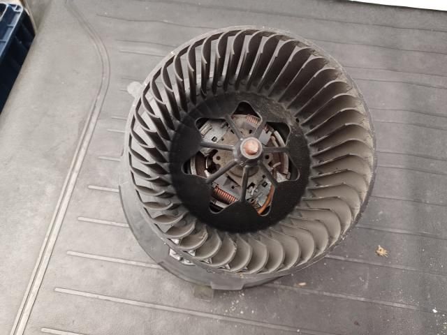 bontott VW PASSAT B7 Klímahűtő Ventilátor