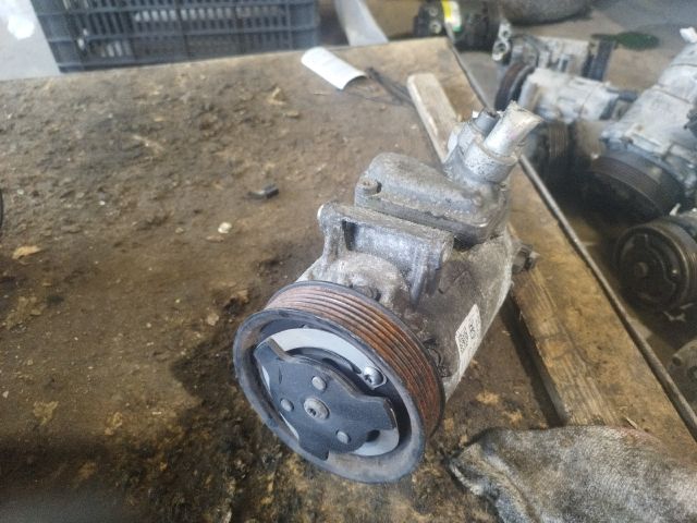 bontott VW PASSAT B7 Klímakompresszor