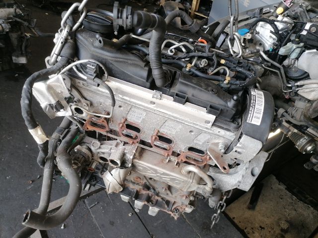 bontott VW PASSAT B7 Komplett Motor (Segédberendezésekkel)