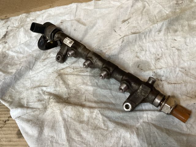 bontott VW PASSAT B7 Közösnyomócső