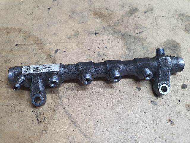 bontott VW PASSAT B7 Közösnyomócső