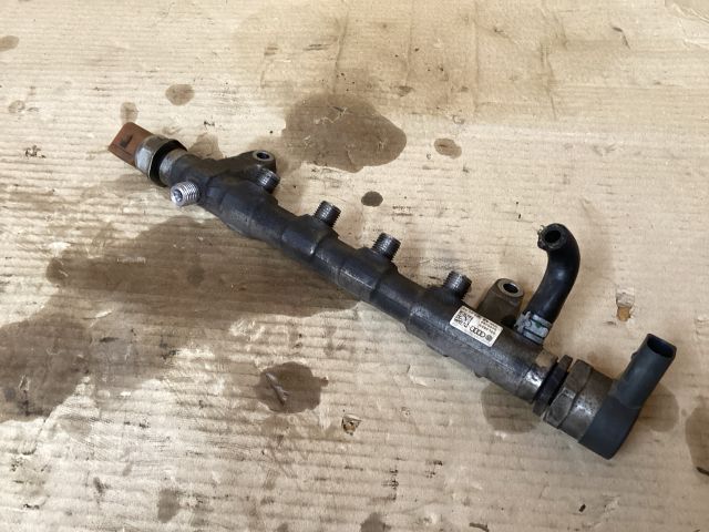 bontott VW PASSAT B7 Közösnyomócső