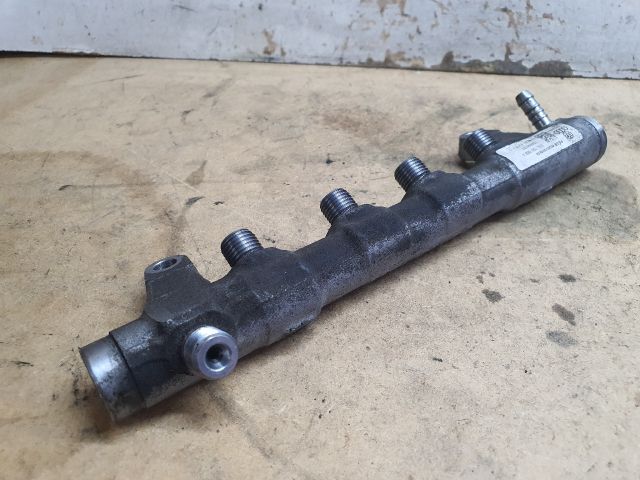 bontott VW PASSAT B7 Közösnyomócső