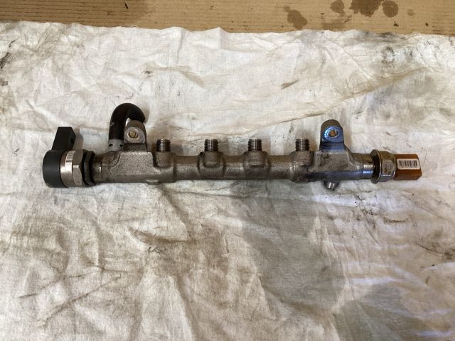 bontott VW PASSAT B7 Közösnyomócső