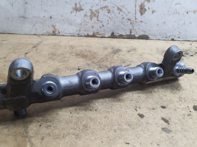 bontott VW PASSAT B7 Közösnyomócső