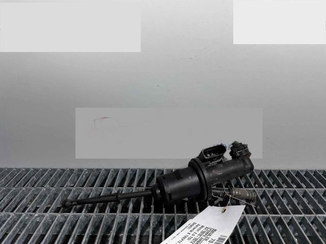 bontott VW PASSAT B7 Kuplung Munkahenger