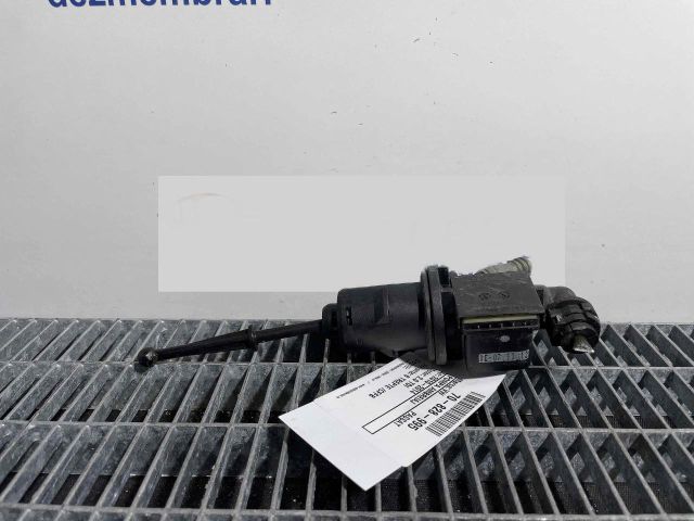 bontott VW PASSAT B7 Kuplung Munkahenger