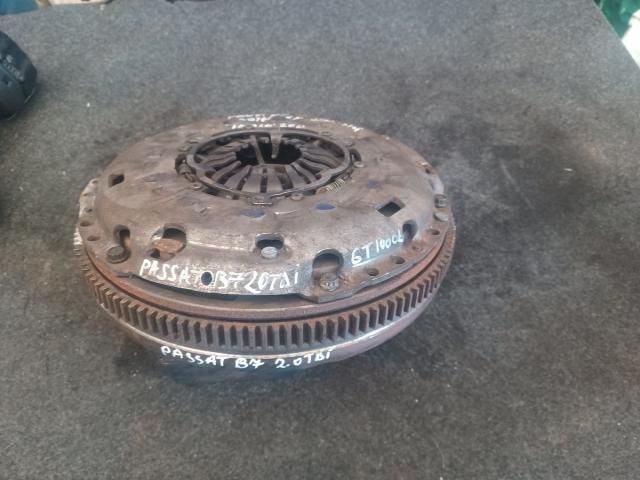 bontott VW PASSAT B7 Kuplung Szett (Szerkezet, Tárcsa)