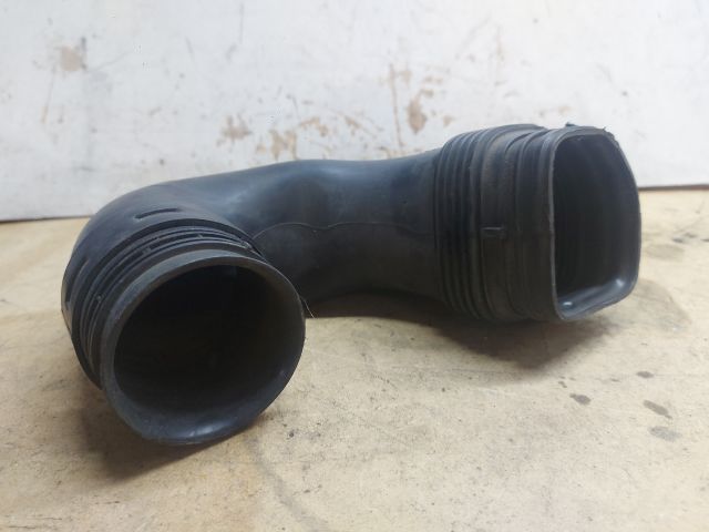 bontott VW PASSAT B7 Légbeömlő Cső