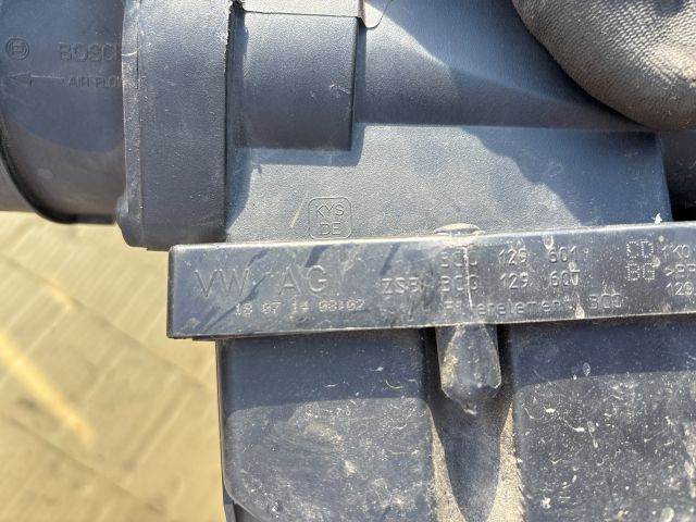 bontott VW PASSAT B7 Légszűrő Ház