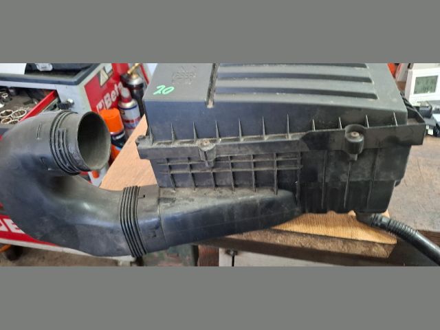 bontott VW PASSAT B7 Légszűrő Ház