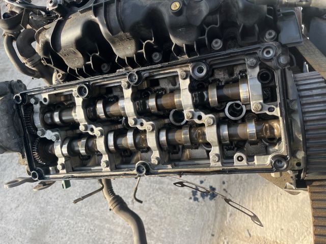 bontott VW PASSAT B7 Motor (Fűzött blokk hengerfejjel)