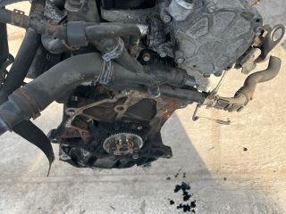 bontott VW PASSAT B7 Motor (Fűzött blokk hengerfejjel)