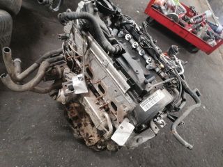 bontott VW PASSAT B7 Motor (Fűzött blokk hengerfejjel)