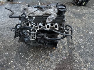 bontott VW PASSAT B7 Motor (Fűzött blokk hengerfejjel)