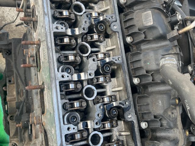 bontott VW PASSAT B7 Motor (Fűzött blokk hengerfejjel)