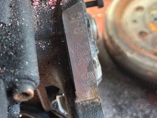 bontott VW PASSAT B7 Motor (Fűzött blokk hengerfejjel)