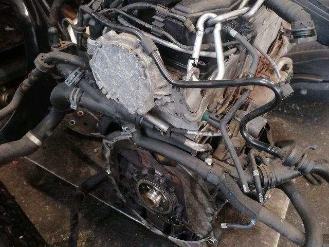 bontott VW PASSAT B7 Motor (Fűzött blokk hengerfejjel)