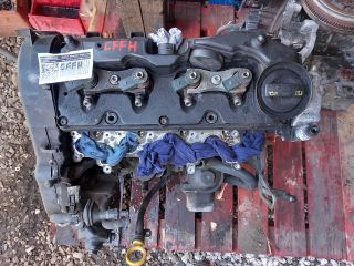 bontott VW PASSAT B7 Motor (Fűzött blokk hengerfejjel)