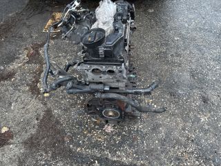 bontott VW PASSAT B7 Motor (Fűzött blokk hengerfejjel)