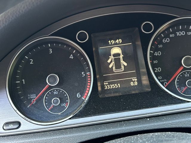 bontott VW PASSAT B7 Motor (Fűzött blokk hengerfejjel)