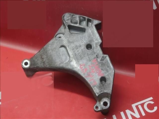 bontott VW PASSAT B7 Motor Tartó Bak (Fém)