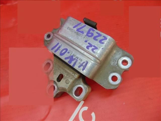 bontott VW PASSAT B7 Motor Tartó Bak (Fém)