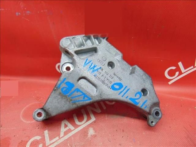 bontott VW PASSAT B7 Motor Tartó Bak (Fém)