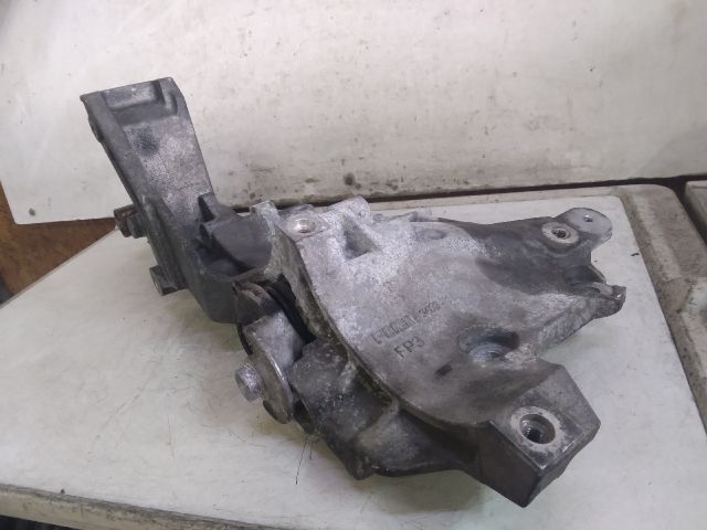 bontott VW PASSAT B7 Motor Tartó Bak (Fém)