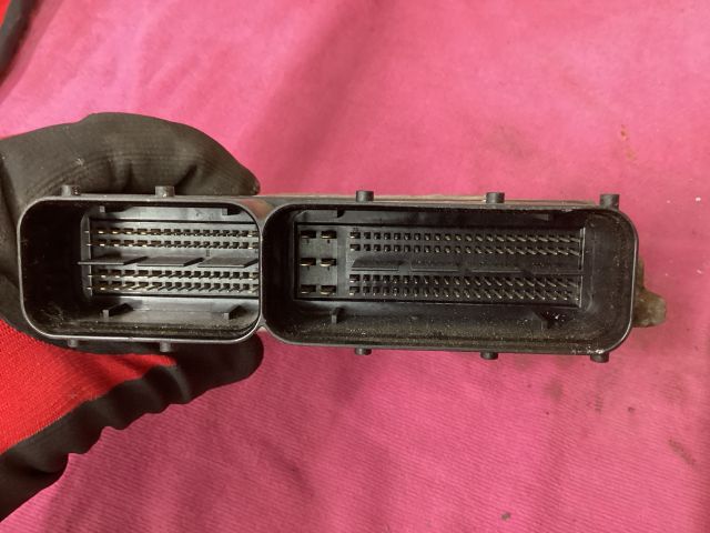 bontott VW PASSAT B7 Motorvezérlő