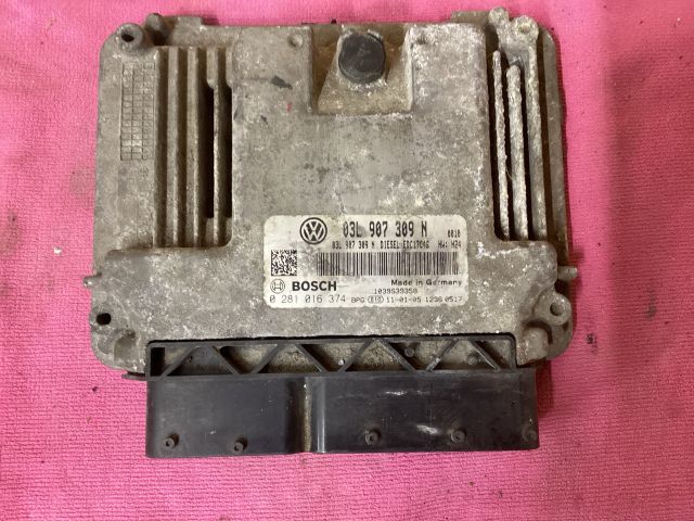 bontott VW PASSAT B7 Motorvezérlő