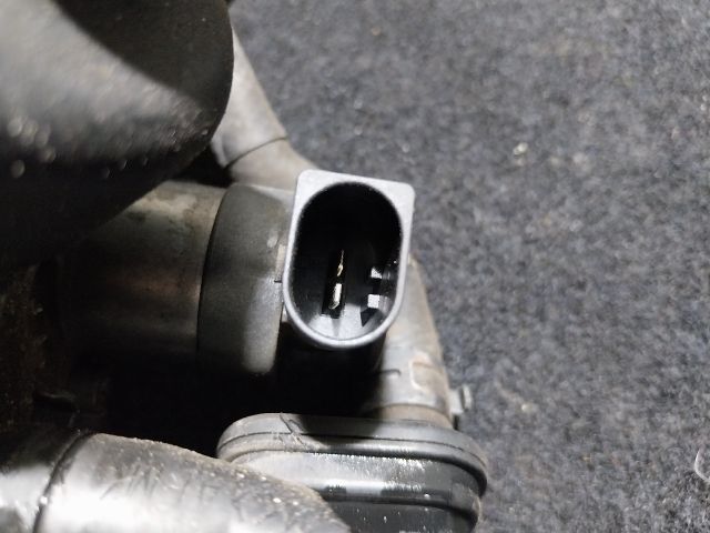 bontott VW PASSAT B7 Nagynyomású Szivattyú