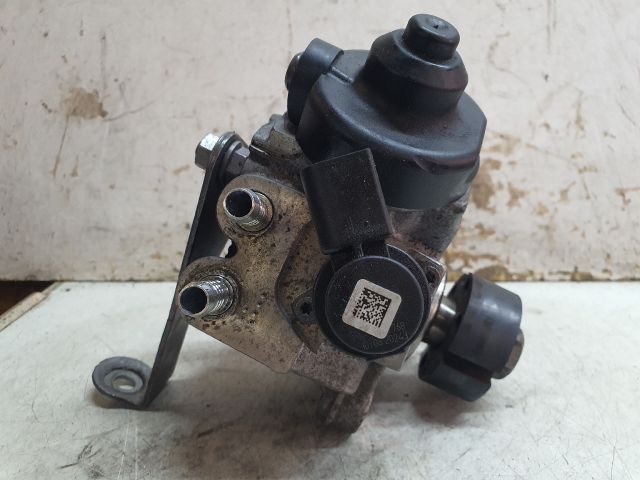 bontott VW PASSAT B7 Nagynyomású Szivattyú