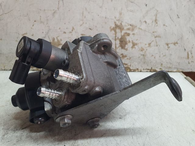 bontott VW PASSAT B7 Nagynyomású Szivattyú