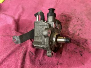 bontott VW PASSAT B7 Nagynyomású Szivattyú