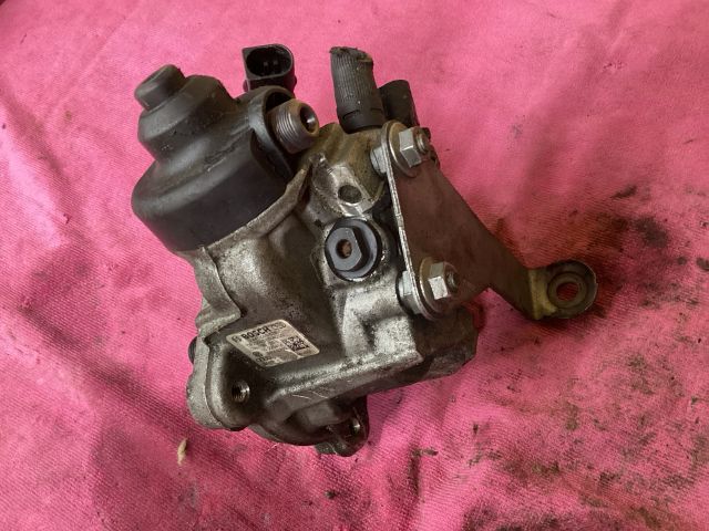 bontott VW PASSAT B7 Nagynyomású Szivattyú