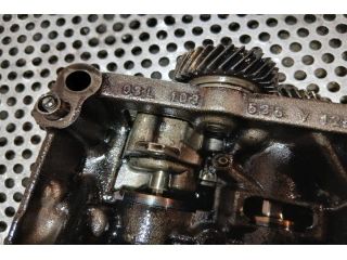 bontott VW PASSAT B7 Olajszivattyú