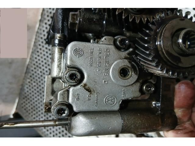 bontott VW PASSAT B7 Olajszivattyú