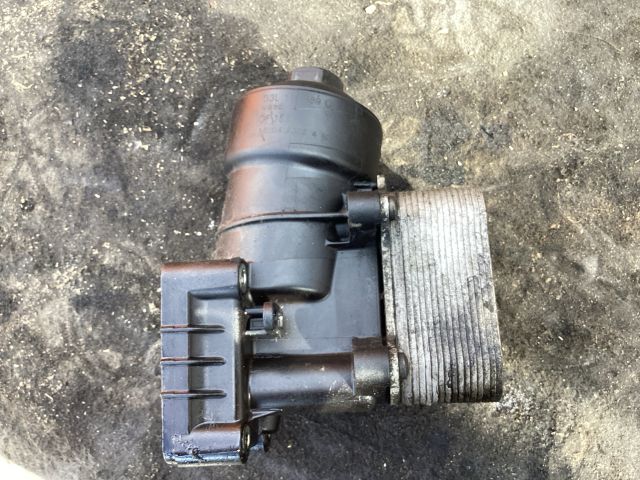 bontott VW PASSAT B7 Olajszűrő Ház