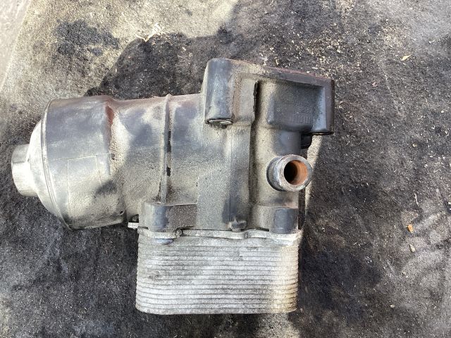 bontott VW PASSAT B7 Olajszűrő Ház