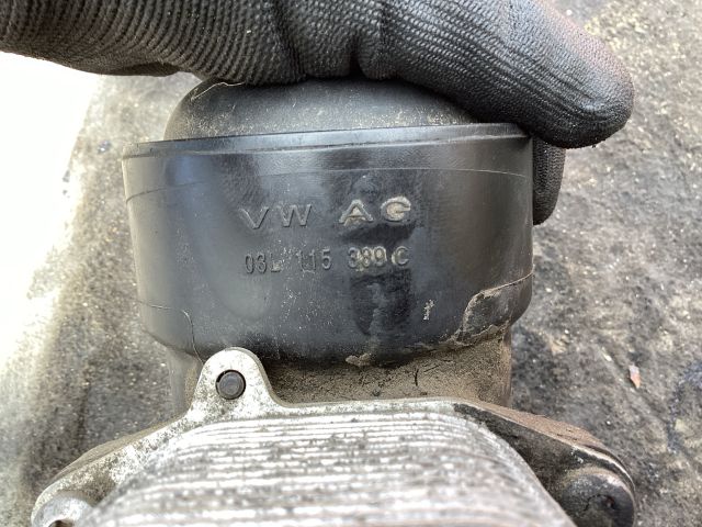 bontott VW PASSAT B7 Olajszűrő Ház